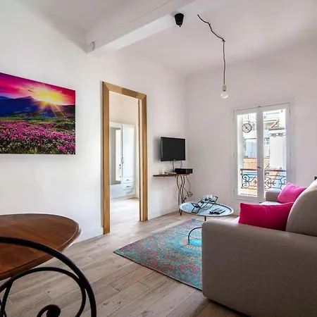 Romantic And New In The Famous Rue Meynadier In The Supercentre Of アパート *