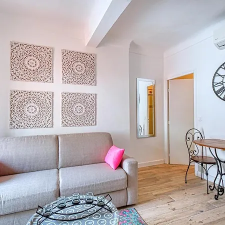 Romantic And New In The Famous Rue Meynadier In The Supercentre Of *