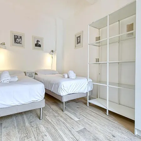 Romantic And New In The Famous Rue Meynadier In The Supercentre Of Cannes