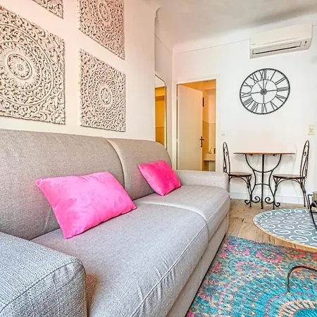 Romantic And New In The Famous Rue Meynadier In The Supercentre Of Daire *