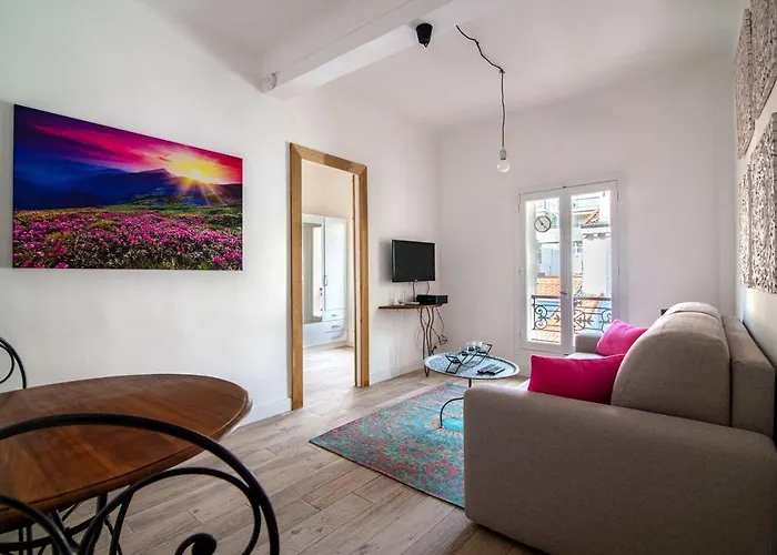 Romantic And New In The Famous Rue Meynadier In The Supercentre Of アパート *