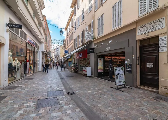 Romantic And New In The Famous Rue Meynadier In The Supercentre Of