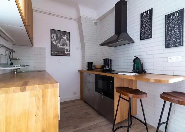 Romantic And New In The Famous Rue Meynadier In The Supercentre Of *