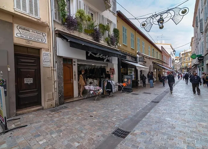 Romantic And New In The Famous Rue Meynadier In The Supercentre Of