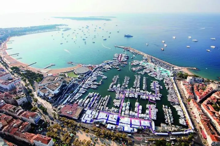 Romantic And New In The Famous Rue Meynadier In The Supercentre Of アパート *