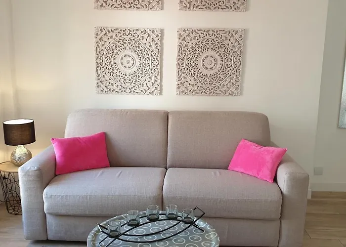 Romantic And New In The Famous Rue Meynadier In The Supercentre Of