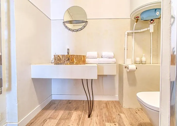 Romantic And New In The Famous Rue Meynadier In The Supercentre Of アパート *