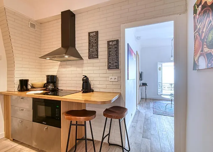 アパート Romantic And New In The Famous Rue Meynadier In The Supercentre Of