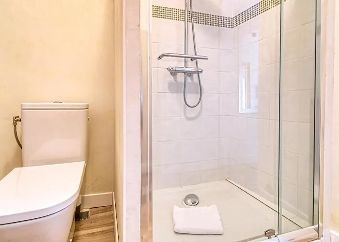 Romantic And New In The Famous Rue Meynadier In The Supercentre Of カンヌ