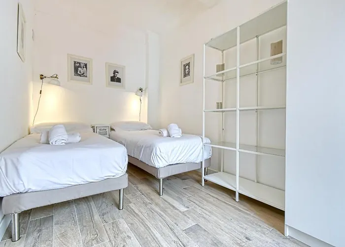 Romantic And New In The Famous Rue Meynadier In The Supercentre Of カンヌ