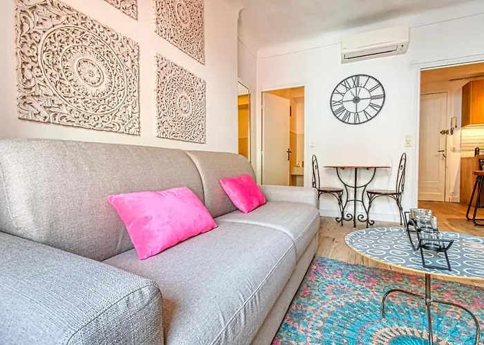 Romantic And New In The Famous Rue Meynadier In The Supercentre Of アパート *