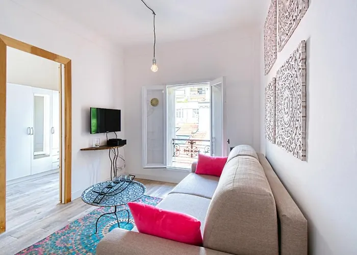 アパート Romantic And New In The Famous Rue Meynadier In The Supercentre Of